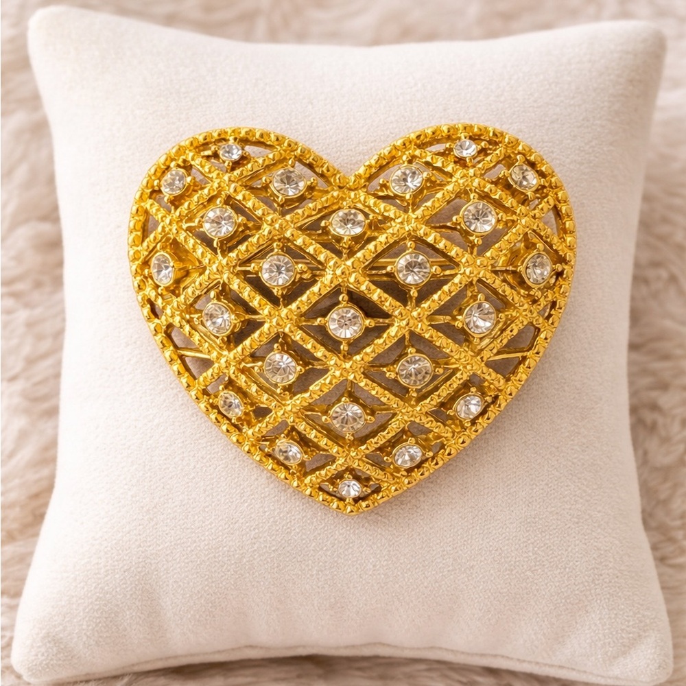 Vintage Gold Tone Rhinestone Heart Brooch Pin Filigree Lattice Statement Pin